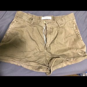 high wasted cargo shorts